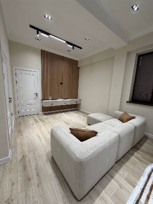 3-комнатная квартира, 70 м², 1/8 этаж, Паркентский