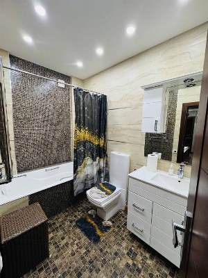 Аренда 3-комнатной квартиры, Ц-1, 107 кв.м