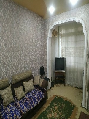 Чиланзар-7кв 2 ком 320$.