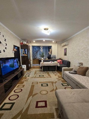 Двухкомнатная квартира переделанная в трехкомнатную, 54 кв.м, Кадышева