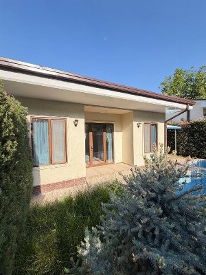 Двухместные кровати в количестве 3 штук