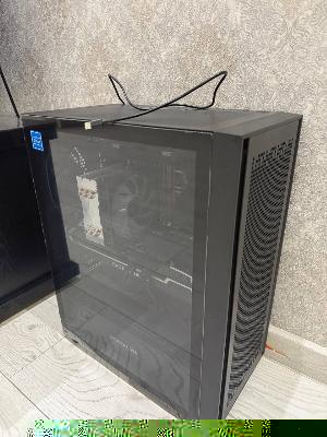 Игровой компьютер на базе Xeon 2686v4 и RX Vega 56