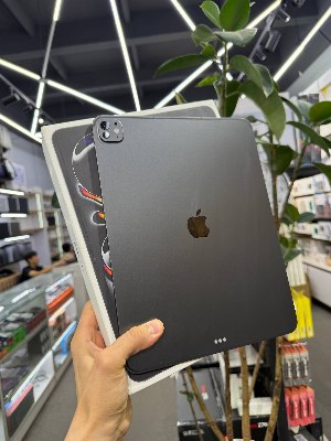 iPad Pro 13-inch M5