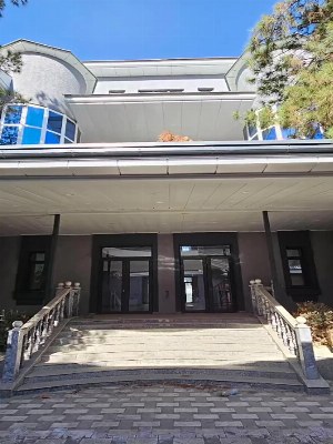 Коммерческое помещение 2300 м2 на первой линии