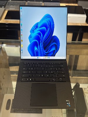 Ноутбук DELL XPS 15 9530