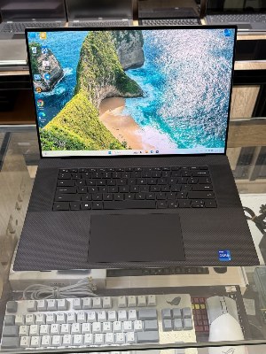 Ноутбук DELL XPS 17 9720