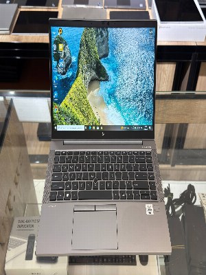 Ноутбук HP ZBook Firefly 14 G7