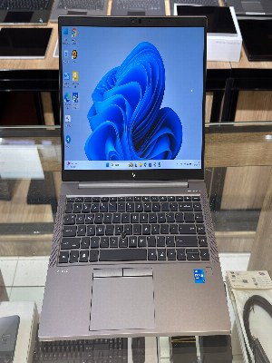 Ноутбук HP ZBook Firefly 14 G8