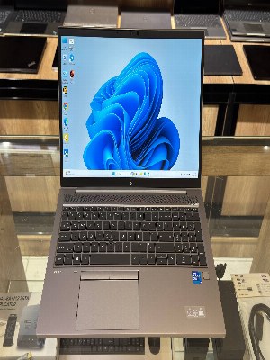 Ноутбук HP ZBook Firefly 15 G8