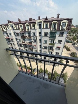Продажа 2-комнатной квартиры в новостройке, массив Феруза