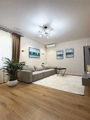 Продажа 3-комнатной квартиры на улице Бобура