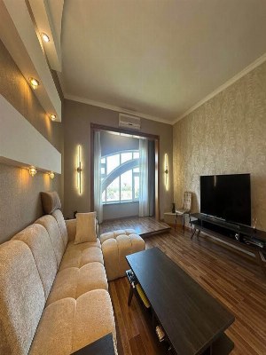 Трехкомнатная квартира 74 м2 с ремонтом и мебелью