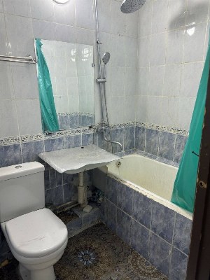 Трехкомнатная квартира в Алмазарском районе, Каракамыш 1/1