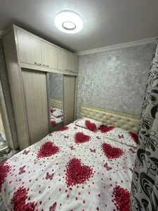 1-комнатная квартира (переделана в 2-комнатную) в Олмазорском районе, 1 этаж, с мебелью и техникой