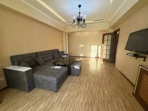 2-комн. квартира в Мирабаде, Ц-7, 70 м², с мебелью