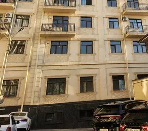2-комнатная квартира, 1/4 этаж, Максима Горького