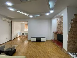 2-комнатная квартира, 62 м2, 4 этаж, метро Айбек
