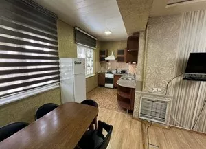 2-комнатная квартира, 65 м2, 2 этаж, Алайский рынок