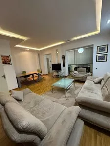 2-комнатная квартира, 80 м2, ул. Садик Азимова