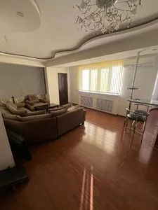 2-комнатная квартира в аренду, 60 м2, метро Космонавтов