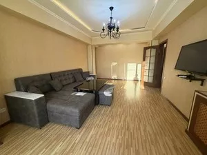 2-комнатная квартира в аренду, ЦУМ, 68 м2