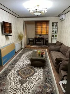 2-комнатная квартира в Мирабаде, 4/4 этаж