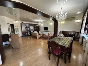 3-комнатная квартира, 132 кв.м, 3 этаж, массив Эльбек