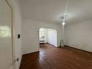 3-комнатная квартира, 2 этаж, кирпичный дом
