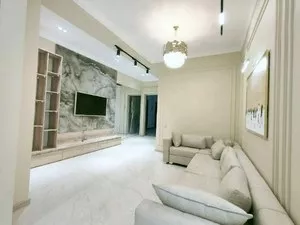 3-комнатная квартира, 80 кв.м, метро Новза