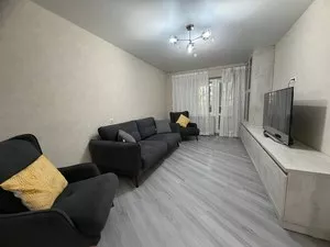 3-комнатная квартира, 90 м2, 2 этаж, Максим Горький