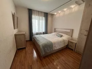 3-комнатная квартира на Новомосковской, 76 м2