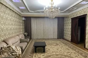 3-комнатная квартира на Шота Руставели, 130 м²