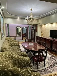3-комнатная квартира на ЦУМе, 125 м2