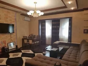 3-комнатная квартира на улице Айбека, 80 м2