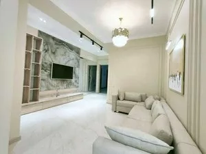 3-комнатная квартира на улице Бунёдкор, метро Новза