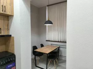 3-комнатная квартира на улице Навои, 85 м2