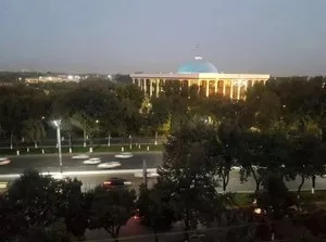 3-комнатная квартира в аренду, район Дружба бургер