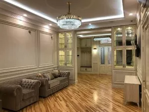 3-комнатная квартира в ЖК Новомосковский, 140 м2