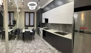 3-комнатная квартира в ЖК Пойтахт Гавхари, 100 м2