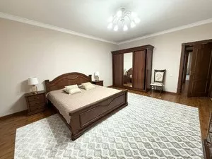 3-комнатная квартира в новостройке, 145 м², Яккасарайский район