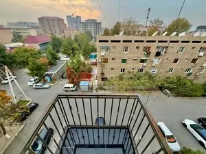 3-комнатная квартира в центре Ферганы, 80 м2