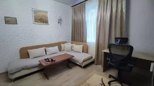 3-комнатная квартира в центре, ул. Чехова и Мирабад