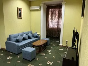 3-комнатная квартира в Яккасарой, 80 м², 2/4 этаж