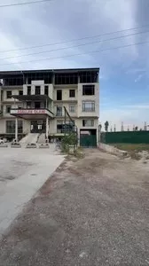 4-этажное здание на продажу, 1500 м², участок 12 соток