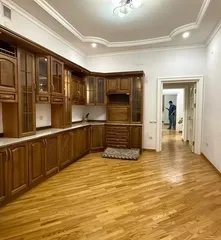4-комн. квартира, 162 м², Мирабадский