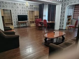 4-комнатная квартира, 100 м², 3/10 этаж, метро Ойбек
