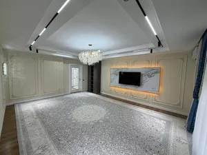 4-комнатная квартира, 122 м², 3 этаж, ул. Ахунбабаева