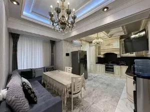 4-комнатная квартира, 135 м², 2/8 этаж, Паркентская улица