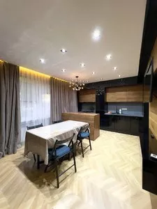 4-комнатная квартира, 70 кв.м, метро Космонавтов