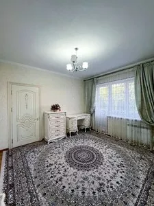 4-комнатная квартира, 90 м², 4 этаж, метро Новза